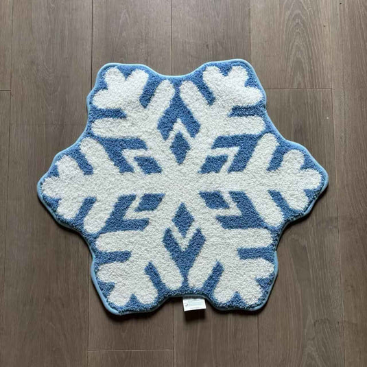 Snowflake Shaped Tufted Rug | Winter & Holiday Accent Floor Mat - Fucolina