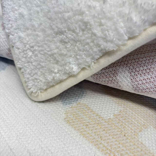 "Brush Your Teeth" Lettered Carpet - Fucolina