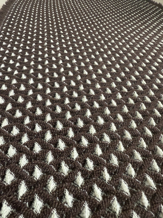 Dark Brown Textured Prayer Rug with Geometric Dot Pattern and Fringe - Fucolina