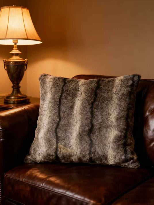 Luxury Throw Pillow with Natural Texture Gradient Rabbit Fur Imitation - Fucolina