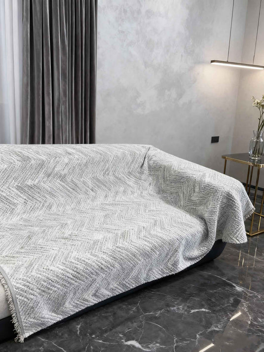 Minimalist Geometric - patterned Tassel Sofa Throw (Light Gray Color) - Fucolina