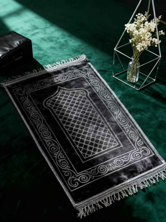Silver - Black Geometric Prayer Rug - Fucolina
