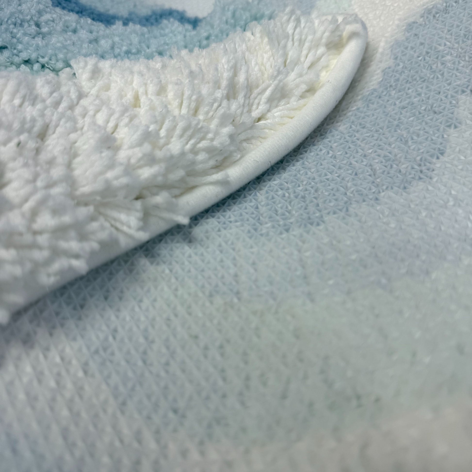 3D Ocean Wave Tufted Rug | Coastal & Nautical Bathroom Accent Mat - Fucolina