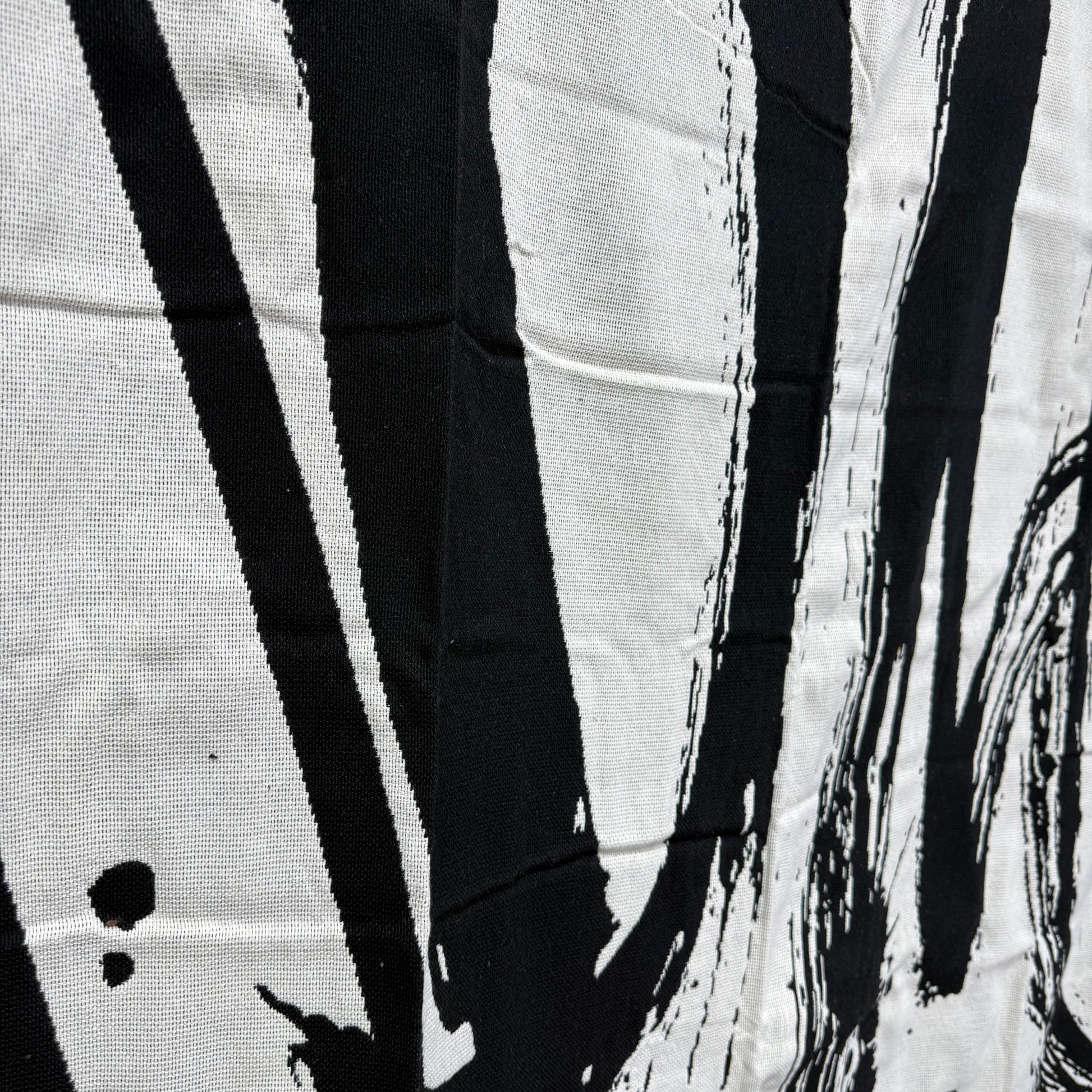 Abstract Brushstroke Woven Tapestry | Black & White Modern Graffiti Art Blanket - Fucolina