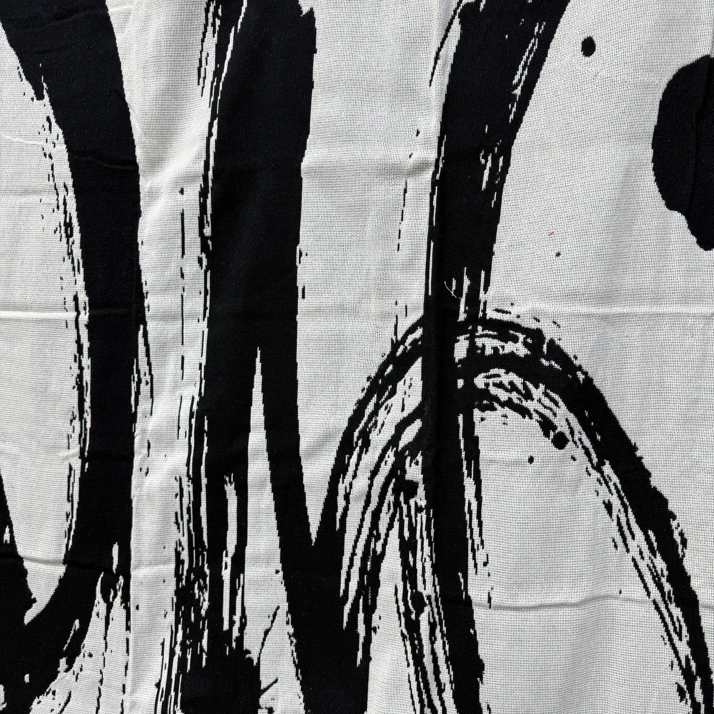 Abstract Brushstroke Woven Tapestry | Black & White Modern Graffiti Art Blanket - Fucolina