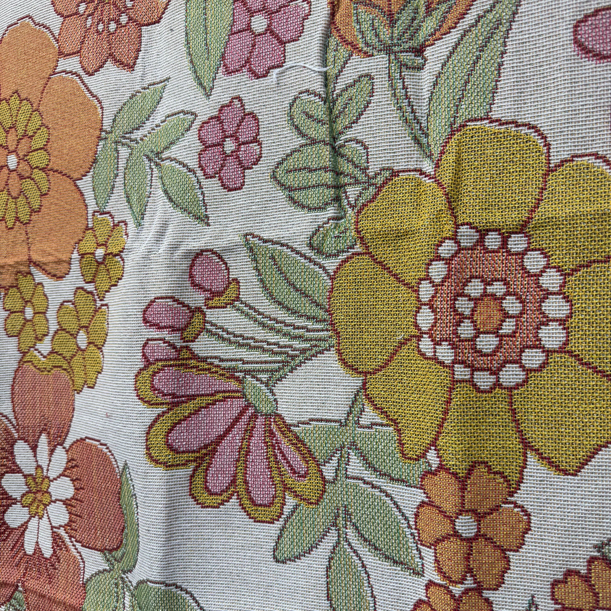 Retro 70s Floral Woven Blanket | Vintage Flower Power Tapestry Wall Hanging - Fucolina