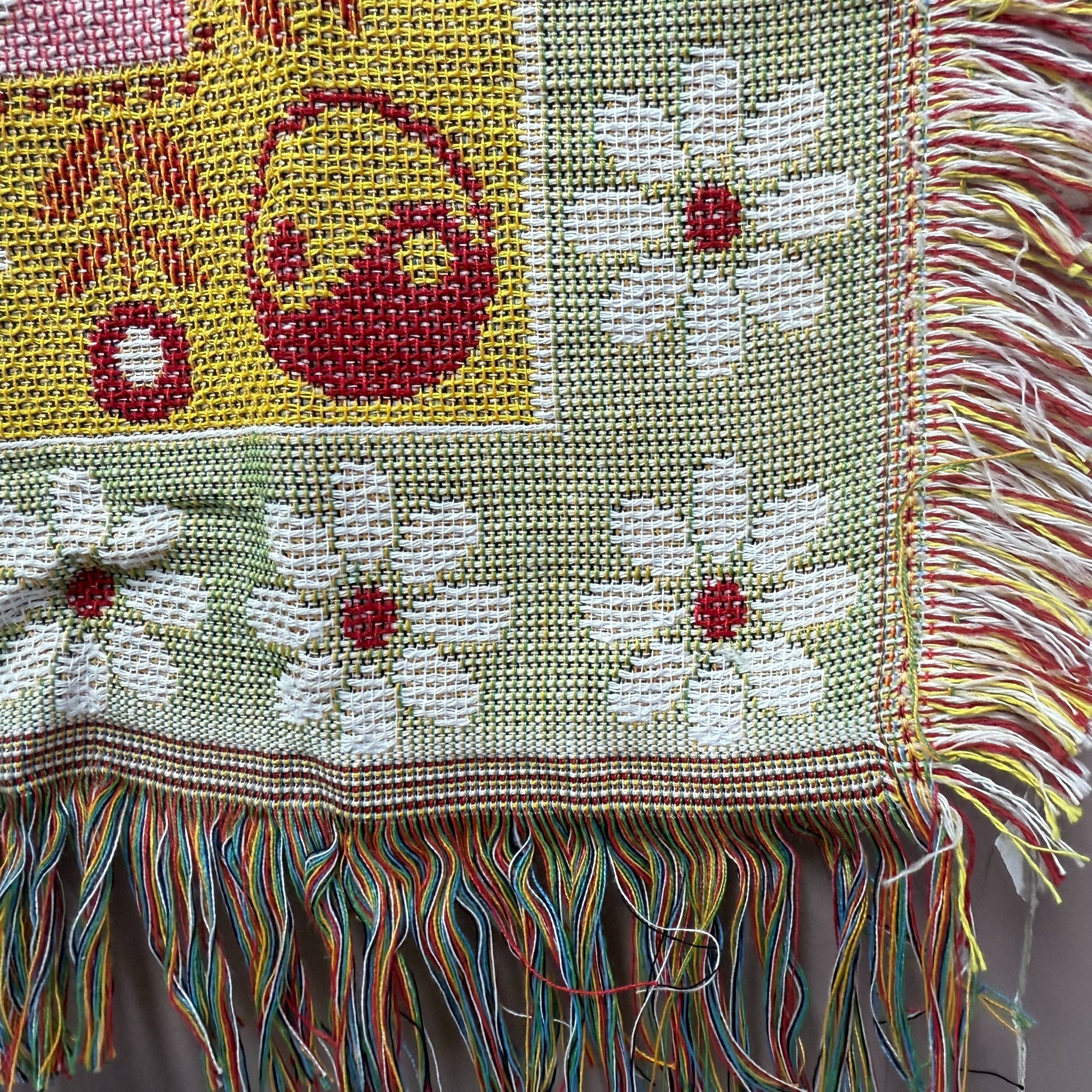 Retro 70s Floral Woven Blanket | Vintage Flower Power Tapestry Wall Hanging - Fucolina