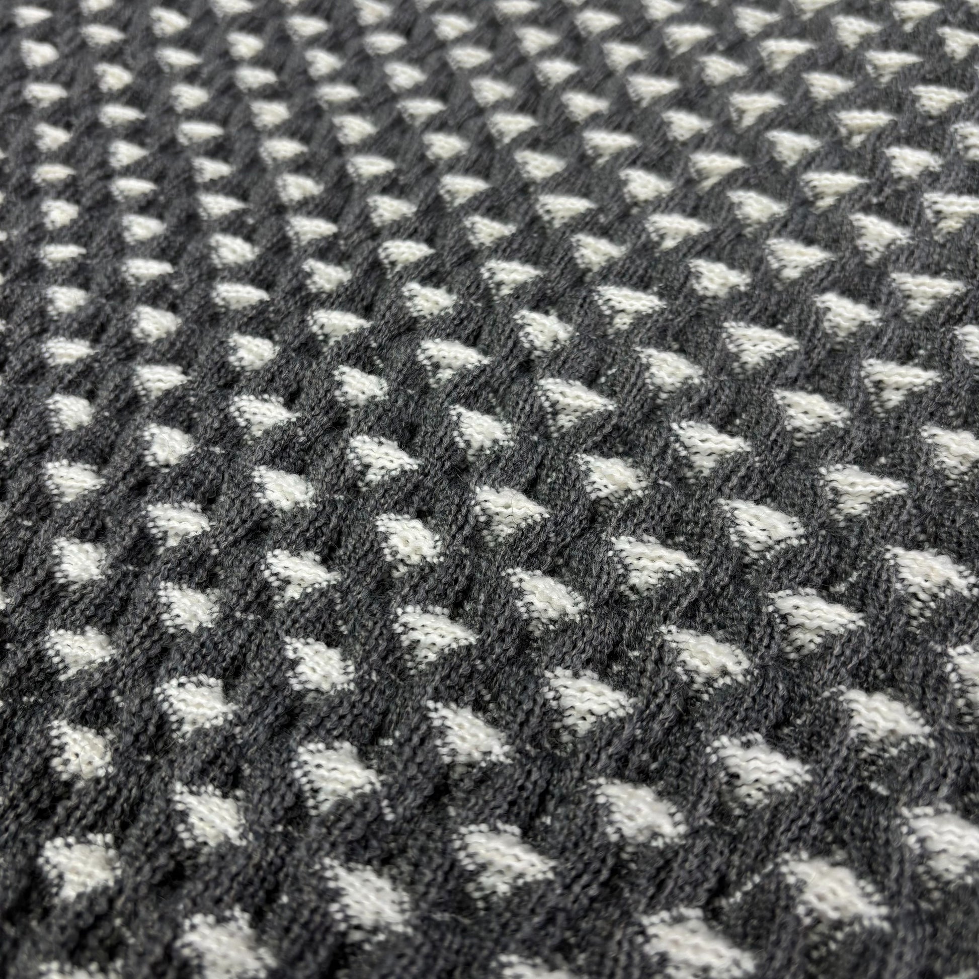 Minimalist Geometric Woven Accent Mat | Nordic Style Placemat or Small Doormat - Fucolina