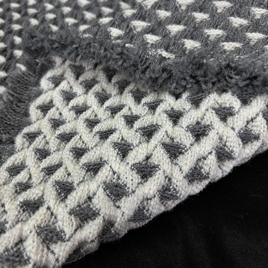 Minimalist Geometric Woven Accent Mat | carpet or Small Doormat - Fucolina