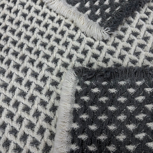 Minimalist Geometric Woven Accent Mat | carpet or Small Doormat - Fucolina