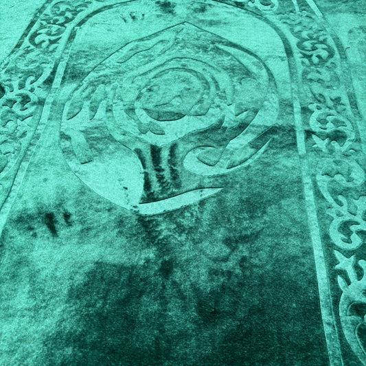 Embossed Velvet Islamic Prayer Rug - Green Kaaba Design Sajjāda - Fucolina