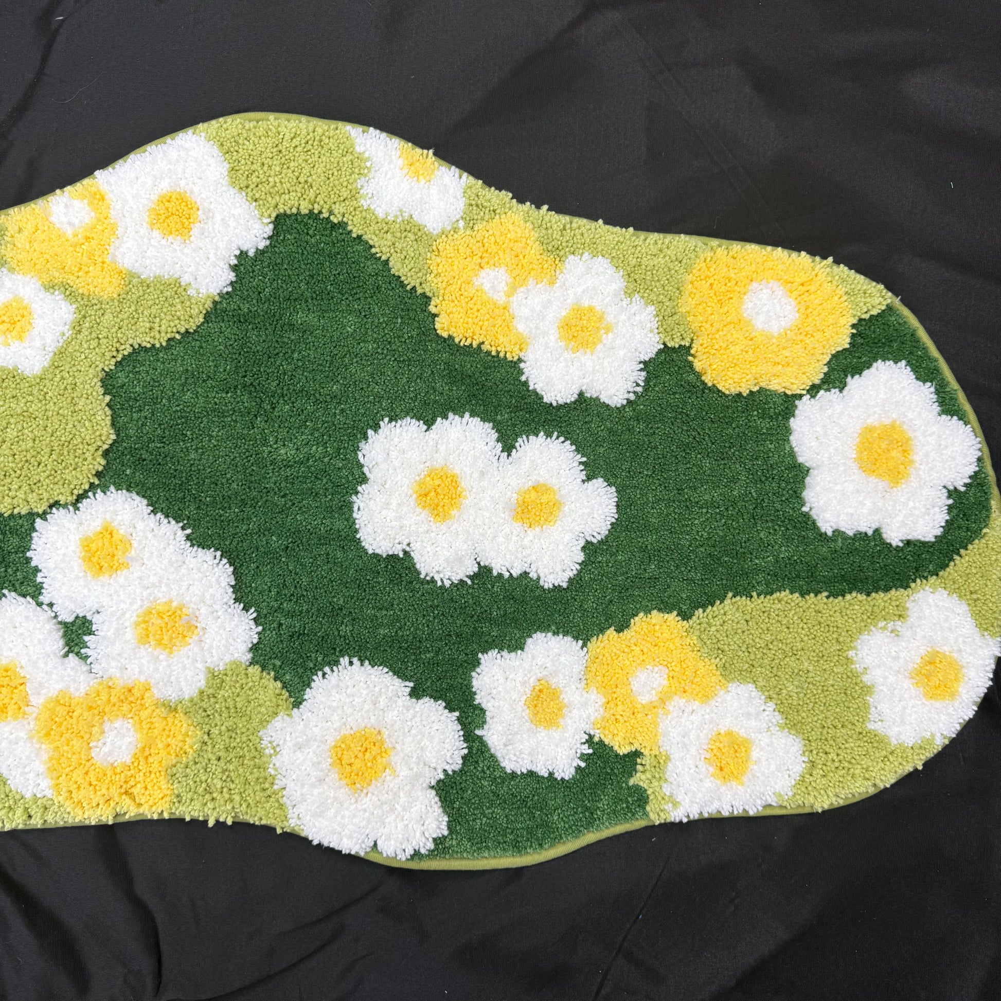 Daisy Flower Tufted Rug | Floral Shaped Accent Mat | Bathroom & Bedroom Decor - Fucolina