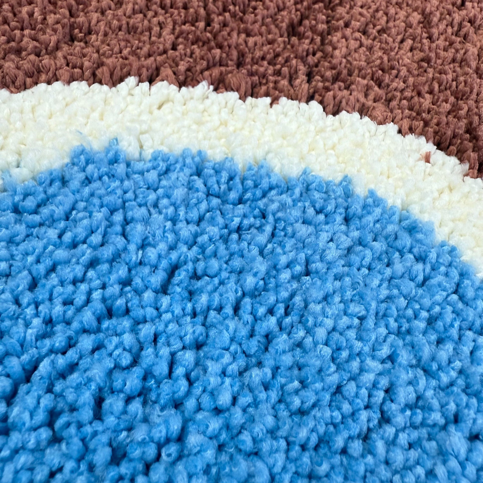 Retro Wavy Pattern Tufted Rug | Geometric Shaped Mat | Abstract Art Floor Mat - Fucolina