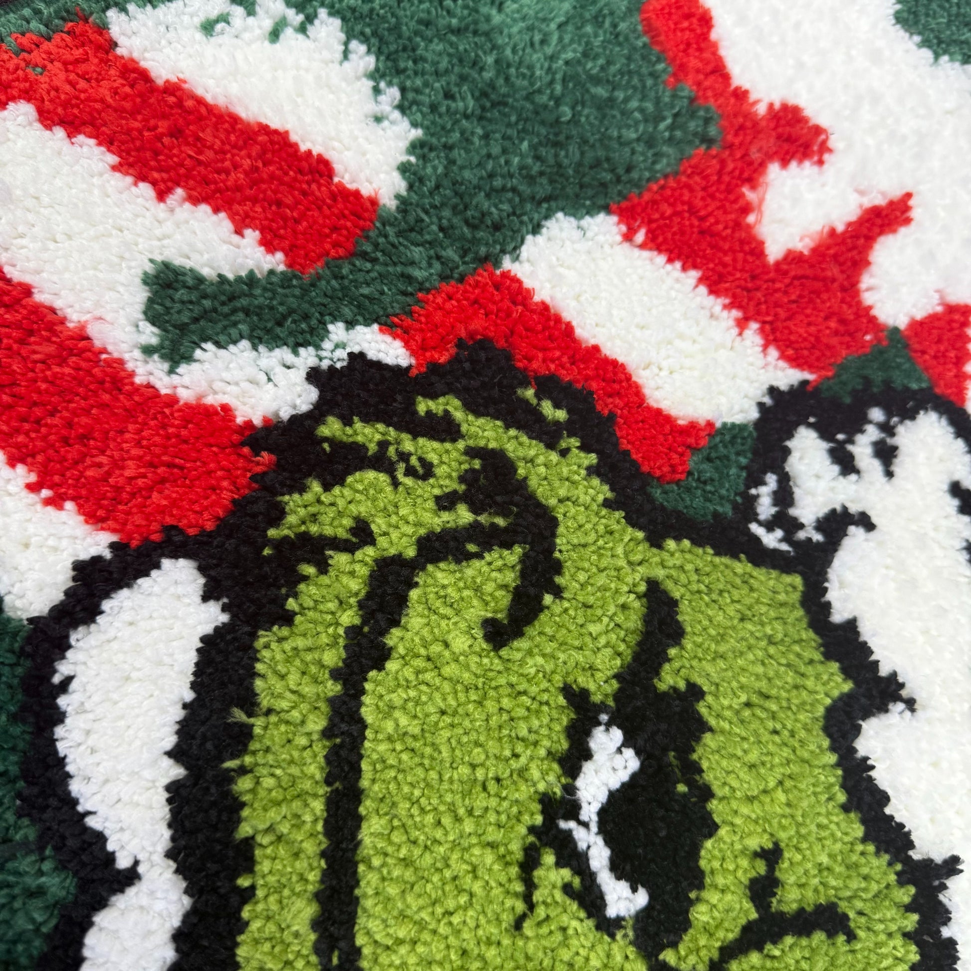 Christmas Grinch Tufted Rug | Holiday Themed Decor Mat | Cartoon Accent Rug - Fucolina