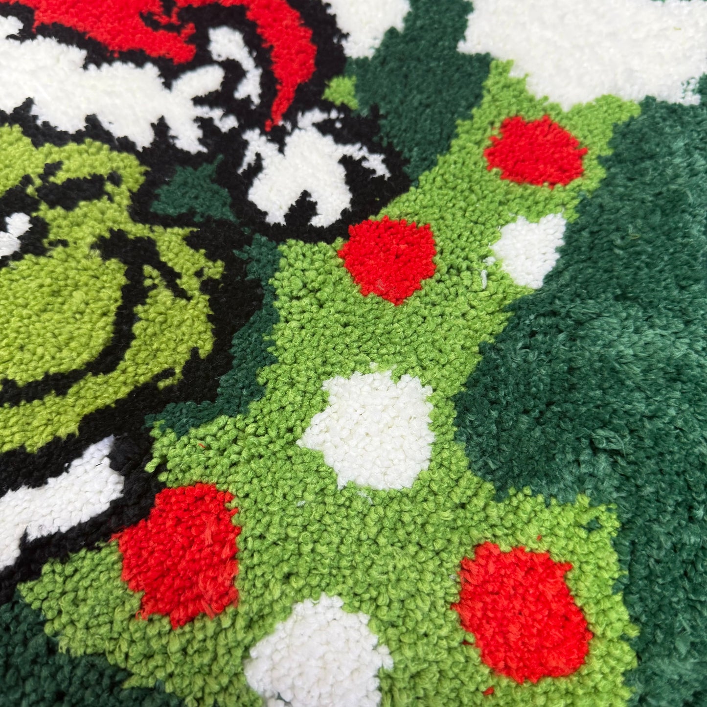Christmas Grinch Tufted Rug | Holiday Themed Decor Mat | Cartoon Accent Rug - Fucolina