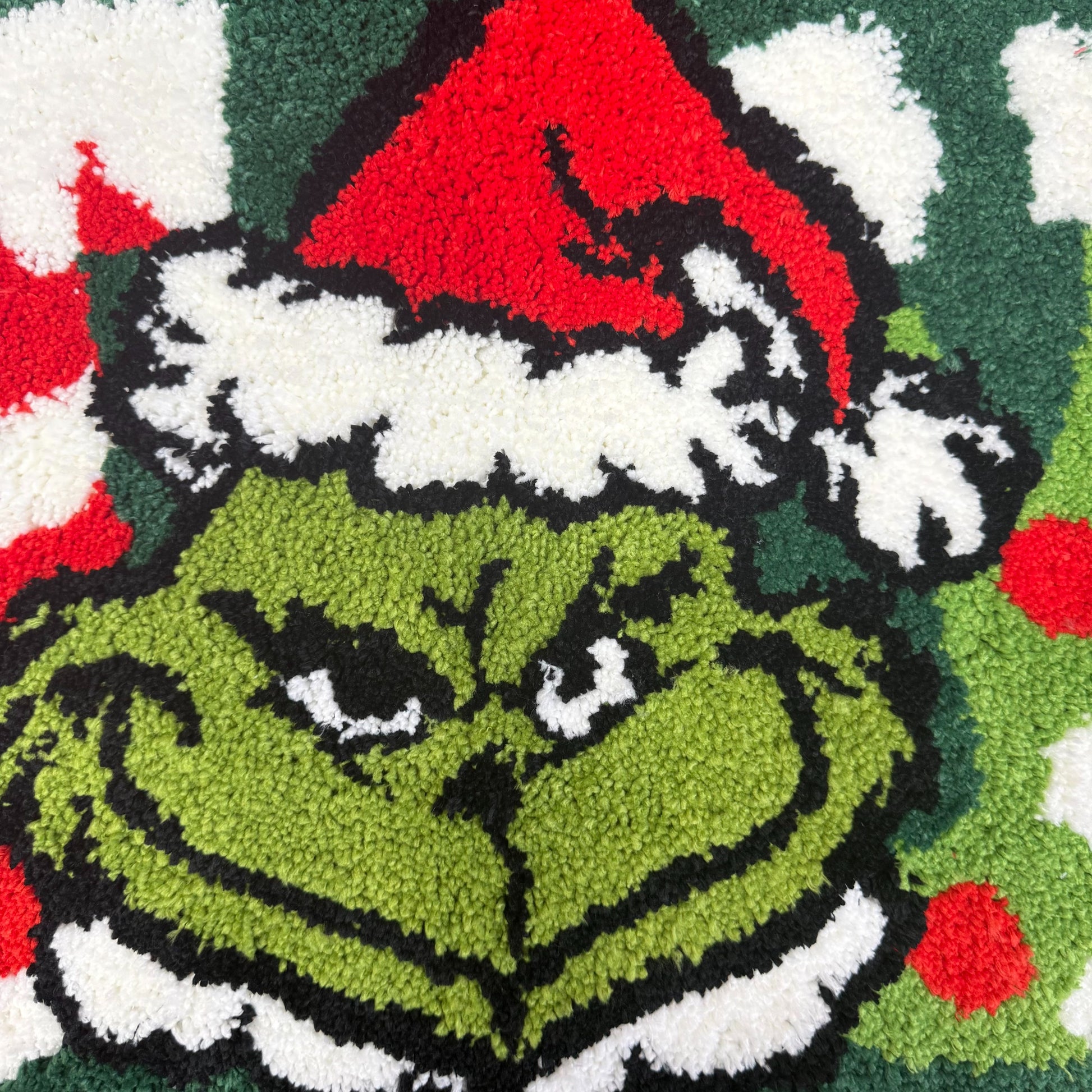 Christmas Grinch Tufted Rug | Holiday Themed Decor Mat | Cartoon Accent Rug - Fucolina
