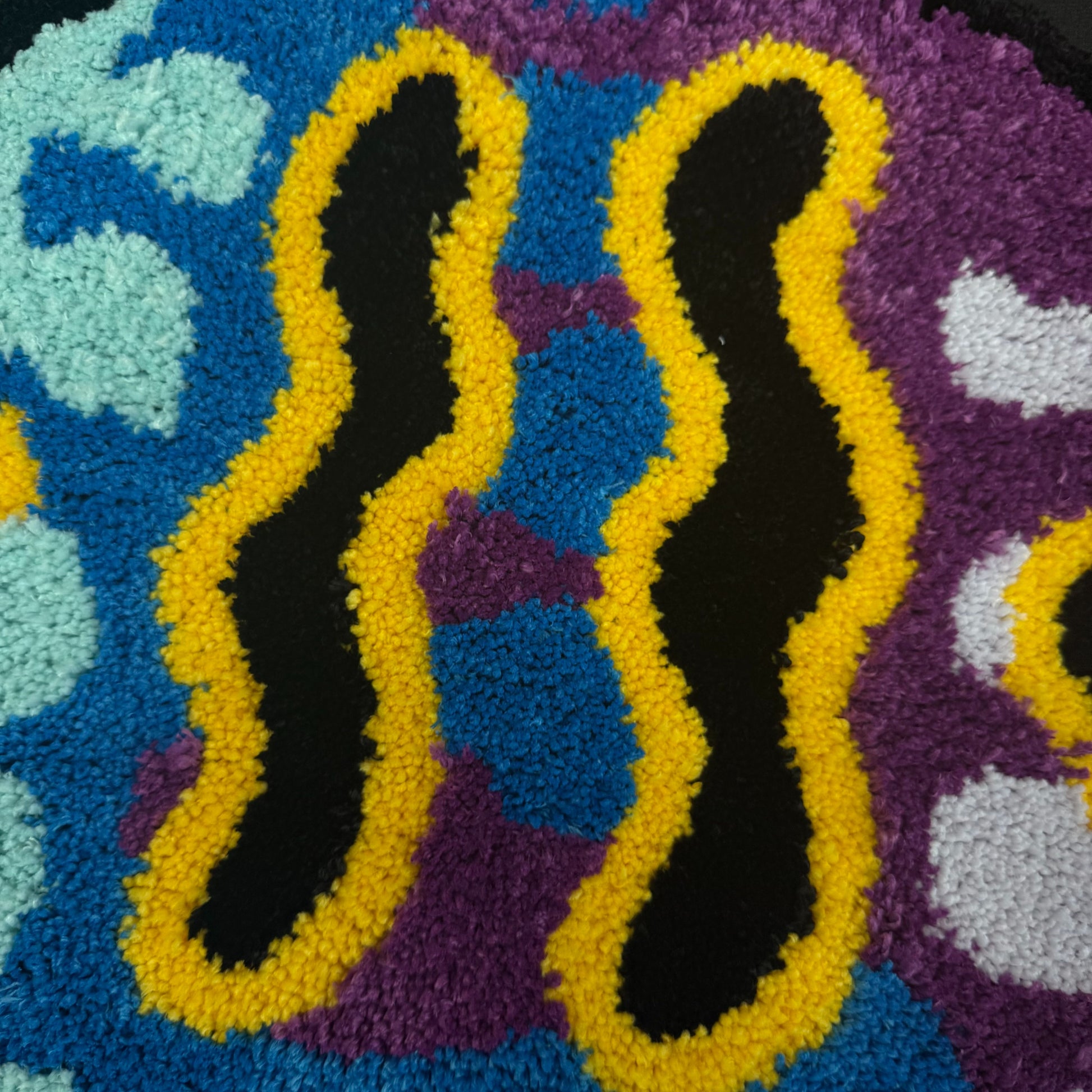 Abstract Smiley Face Tufted Rug | Psychedelic Style Mat | Trendy Art Decor - Fucolina