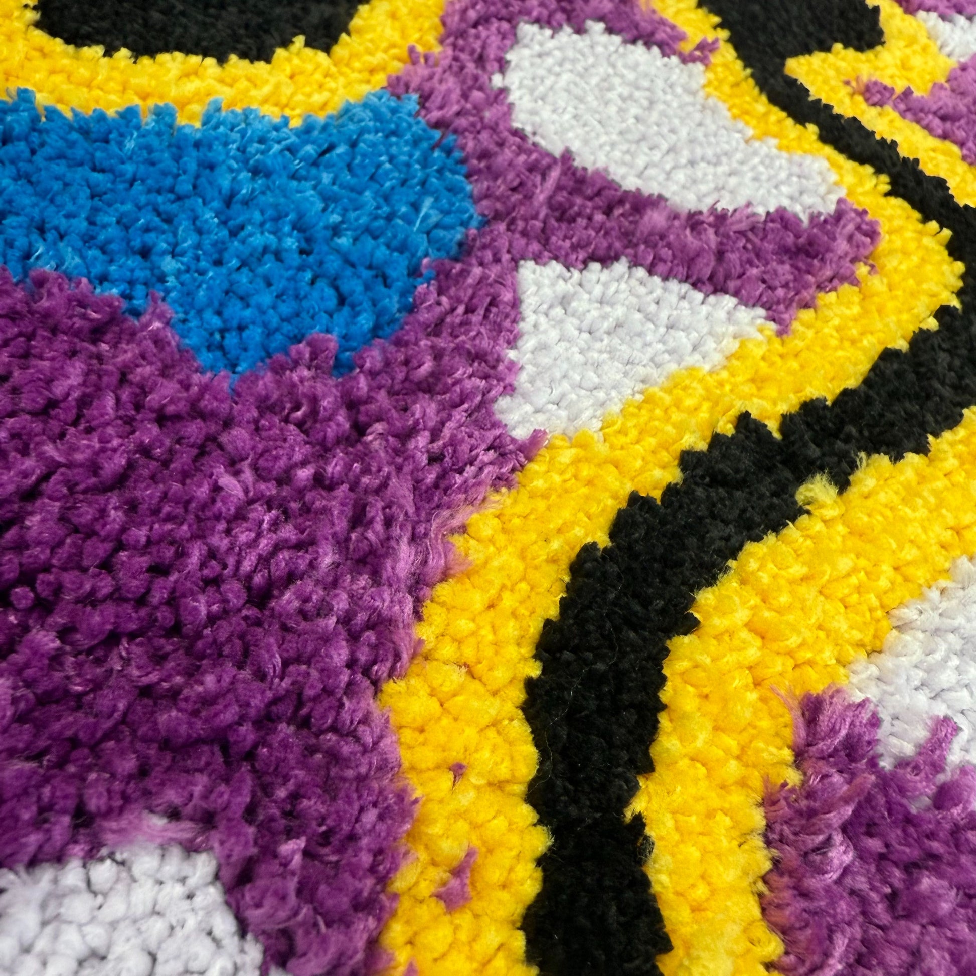 Abstract Smiley Face Tufted Rug | Psychedelic Style Mat | Trendy Art Decor - Fucolina