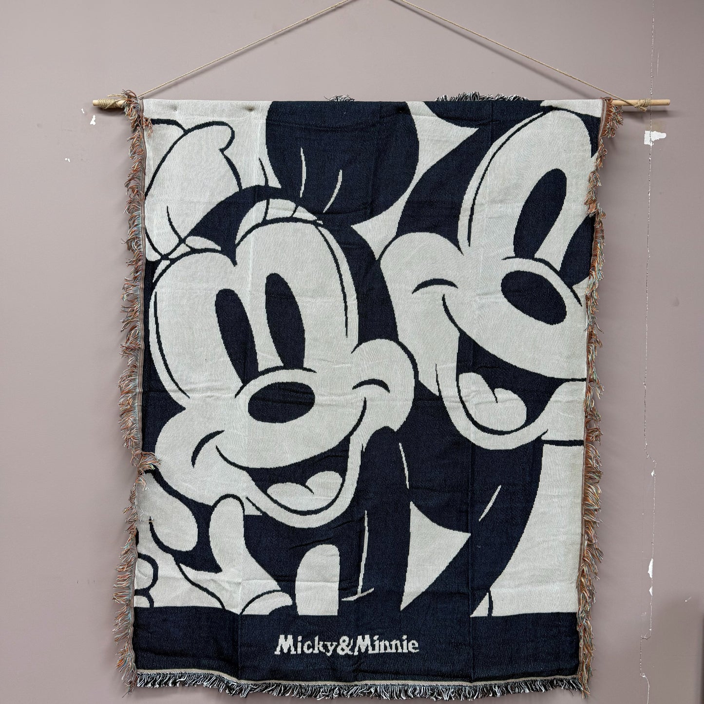 Vintage Mickey & Minnie Mouse Woven Tapestry | Classic Disney Character Blanket - Fucolina
