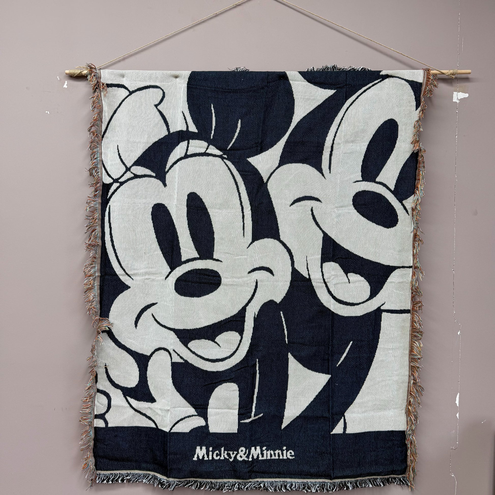 Vintage Mickey & Minnie Mouse Woven Tapestry | Classic Disney Character Blanket - Fucolina