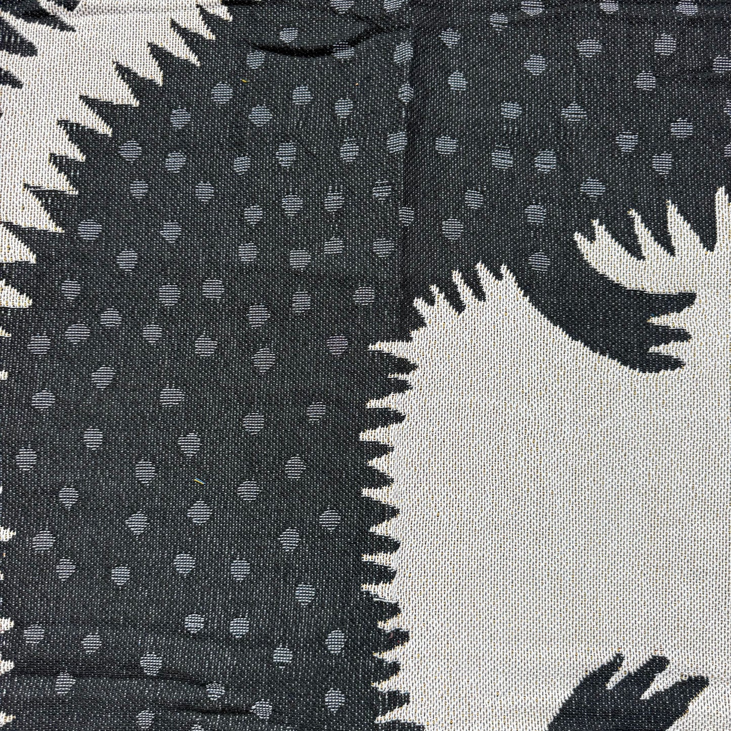 Spiral Alligator Woven Tapestry Blanket | Black & White Graphic Crocodile Art - Fucolina
