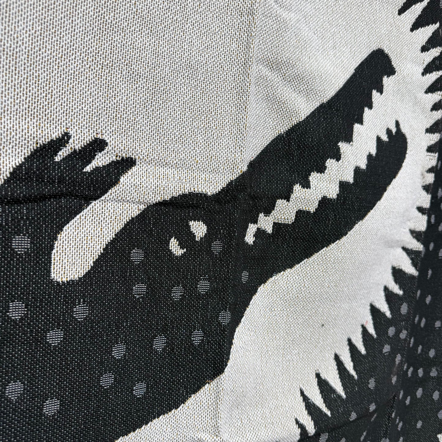Spiral Alligator Woven Tapestry Blanket | Black & White Graphic Crocodile Art - Fucolina