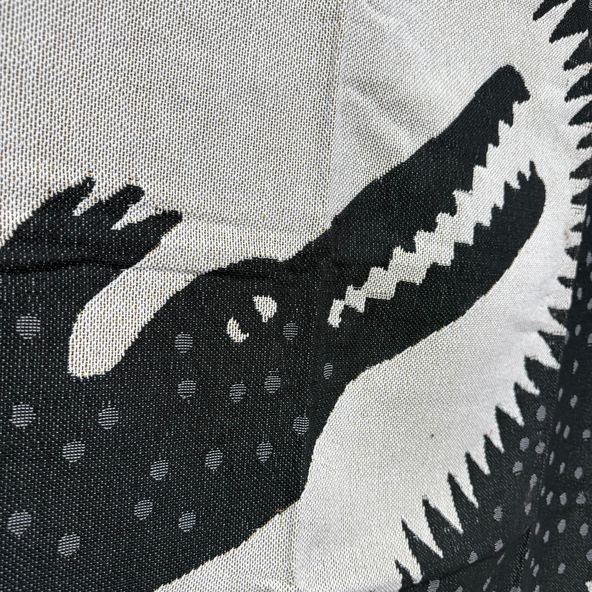 Spiral Alligator Woven Tapestry Blanket | Black & White Graphic Crocodile Art - Fucolina
