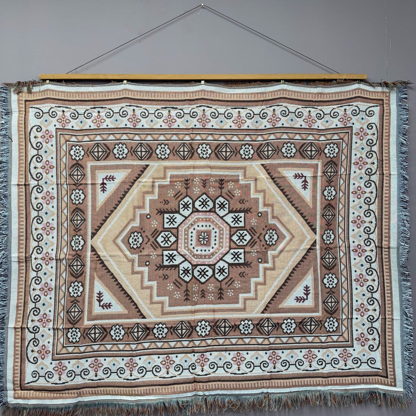 Bohemian Medallion Woven Tapestry Blanket | Persian Style Geometric Wall Decor - Fucolina