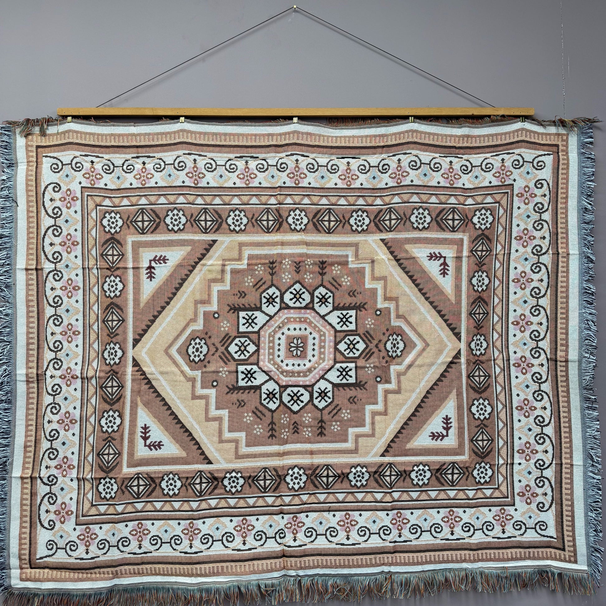 Bohemian Medallion Woven Tapestry Blanket | Persian Style Geometric Wall Decor - Fucolina