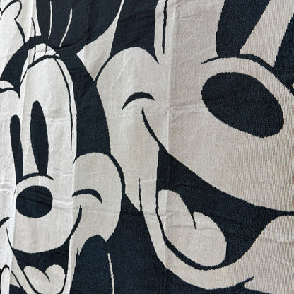 Vintage Mickey & Minnie Mouse Woven Tapestry | Classic Disney Character Blanket - Fucolina