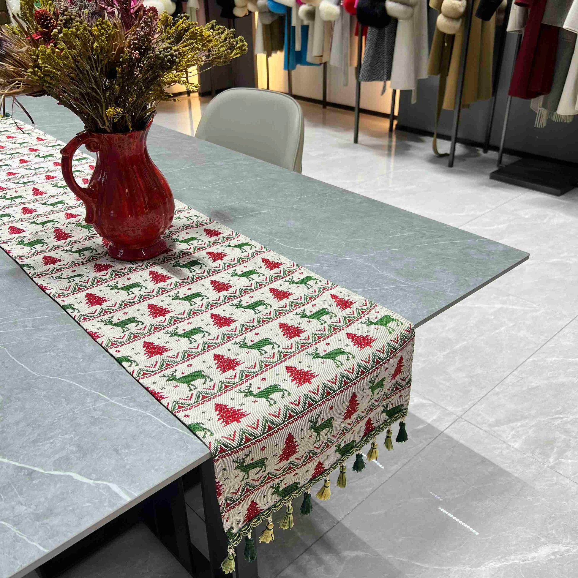Christmas Table Runner (red and green Reindeer) - Fucolina