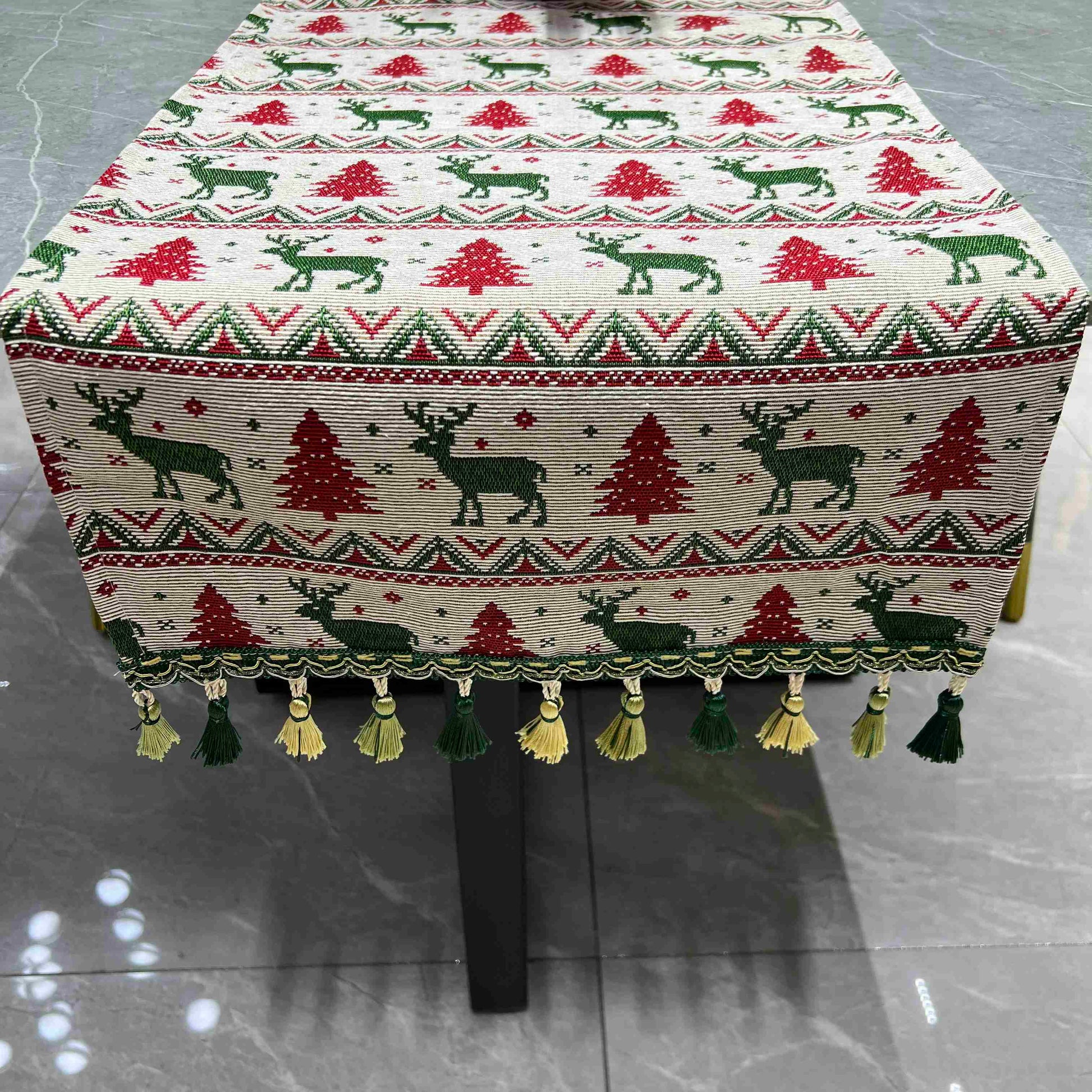 Christmas Table Runner (red and green Reindeer) - Fucolina