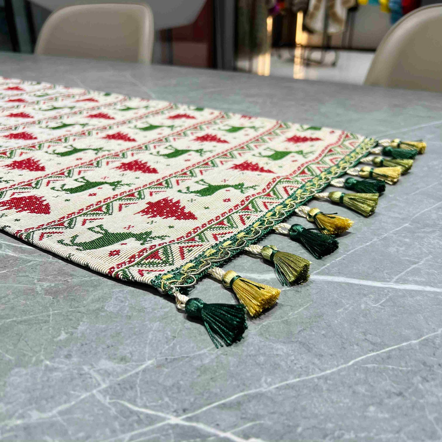 Christmas Table Runner (red and green Reindeer) - Fucolina