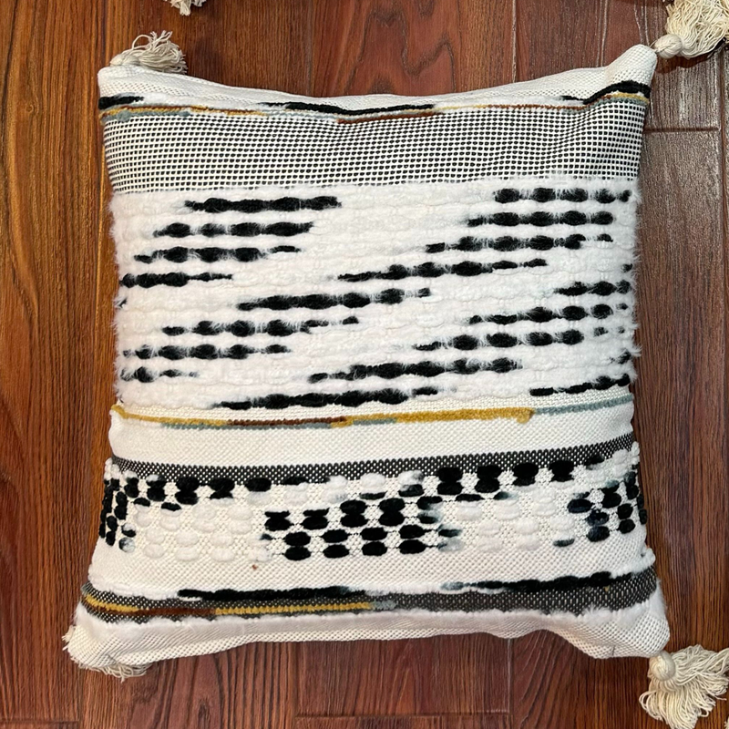 Handwoven Patchwork Tassel Cushion (YS5031-2) - Fucolina