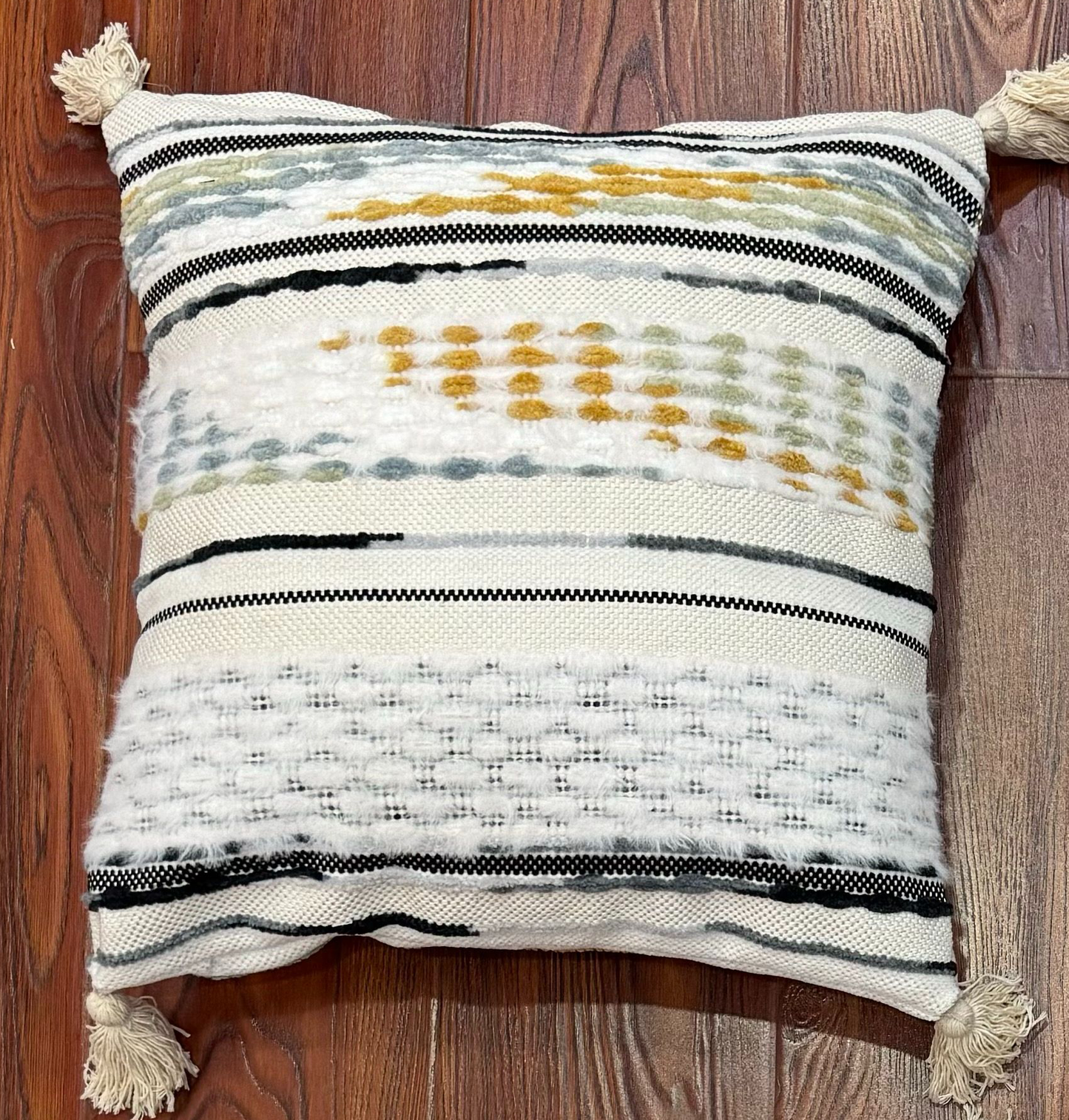 Handwoven Patchwork Tassel Cushion (YS5033-5) - Fucolina