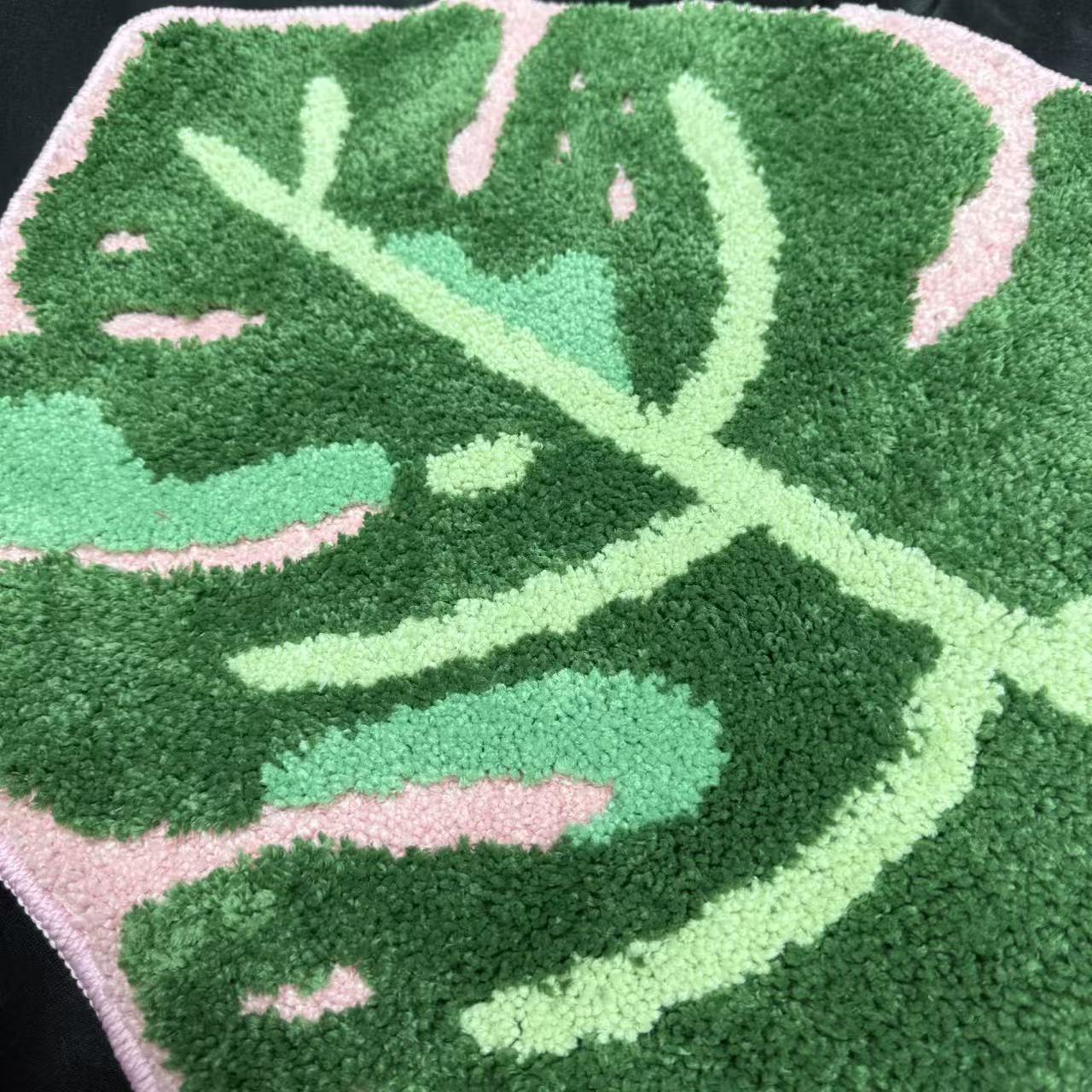 Monstera Leaf Tufted Rug | Botanical Plant Accent Mat for Bohemian Decor - Fucolina