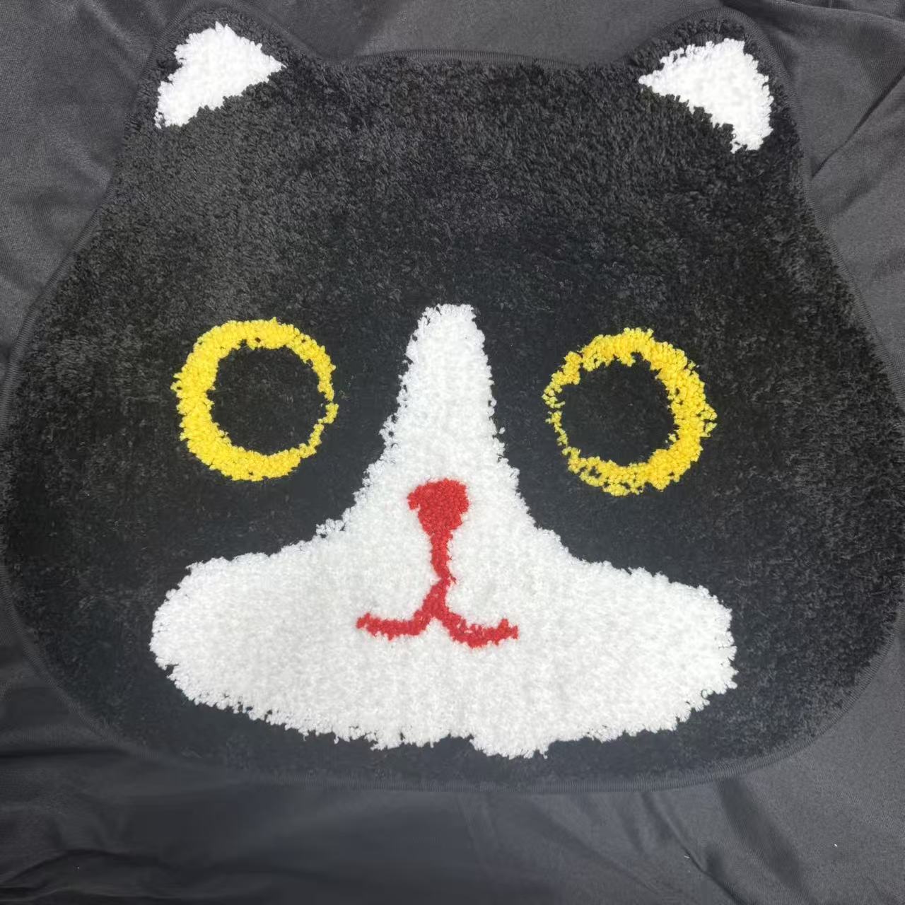 Cute Cat Shaped Tufted Rug | Cartoon Cat Head Mat | Fun & Unique Accent Rug - Fucolina