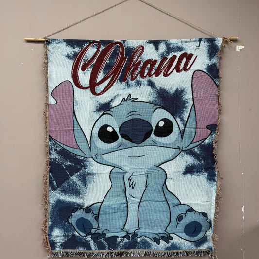 "Ohana Means Family" Stitch Woven Tapestry | Lilo & Stitch Character Blanket - Fucolina